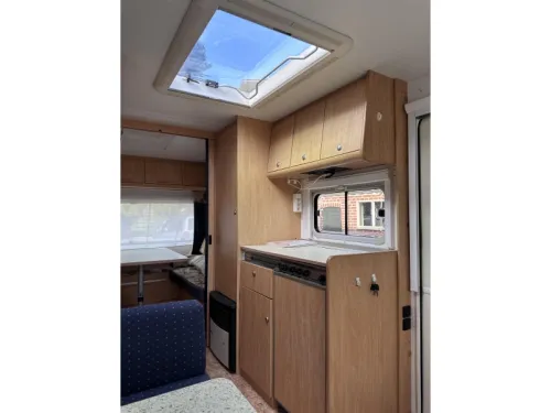B&uuml;rstner Ventana Avantgarde 430 TN mit neuem Vorzelt Foto: 6