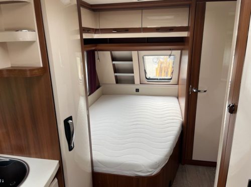 Hobby 495 Ufe Excelent Franz&ouml;sisches Bett, Rangierhilfe . Foto: 1
