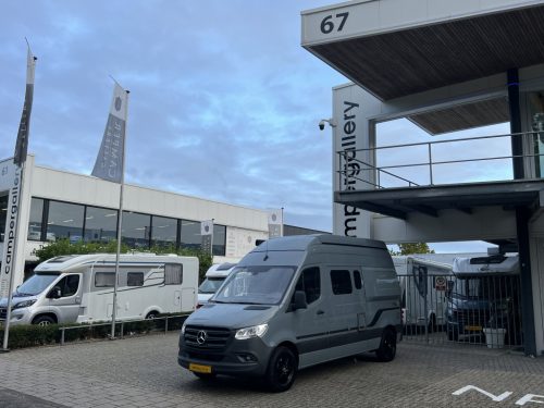 Hymer Free S600 AUTOMATIC TRANSVERSE BED + POP-TOP ROOF BICYCLE RACK photo: 4