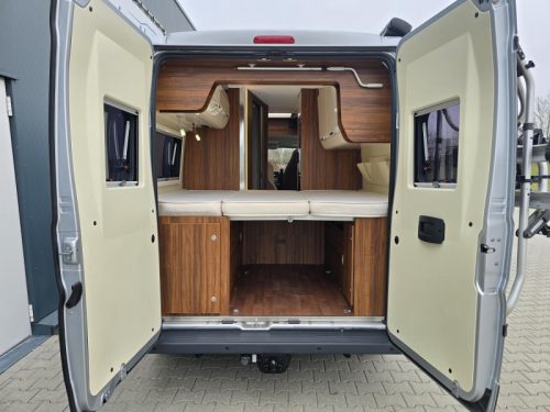 Karmann Davis 590 Fixed Bed Automatic 150hp photo: 19
