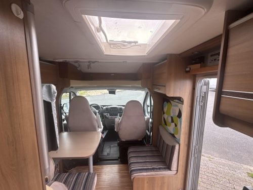 B&uuml;rstner Travel Van T 620 Single beds Air conditioning photo: 20