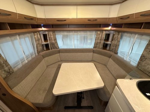 Hobby De Luxe 460 UFe photo: 5