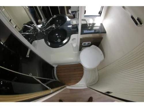 Challenger Mageo 291 Cruise Edition Top layout, 2x Drop-down bed. photo: 13