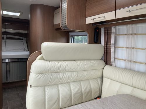 B&uuml;rstner Aviano 727 2.3 AUTOMATIC 150 HP integral, Engine air conditioning, Queen bed, level, side seating group Year 2012 Camper centrum on the road photo: 7