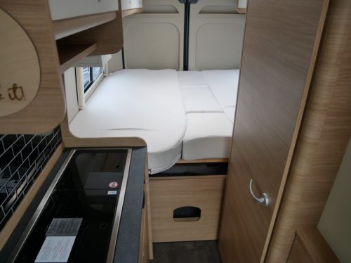 Roadcar (P&ouml;ssl) R640, 6.40 Meter Camper Van, Single Beds photo: 17