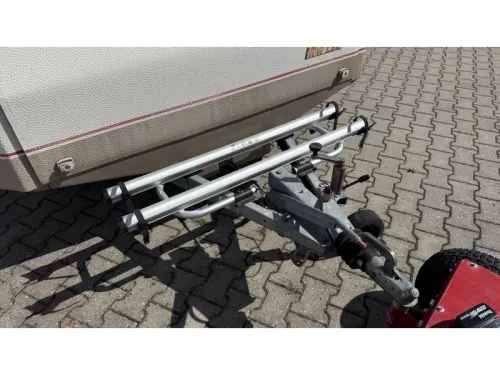 Dethleffs Autocaravana 440 T asiento de tren cama fija aseo foto: 15
