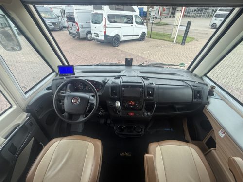 Knaus Sun I 900 LX automaat 177 pk full options Queensbed+techo elevable 2x aire acondicionado en techo elktr antena autom&aacute;tica Victron 3x TV remis plisado cuero gran garaje foto: 9