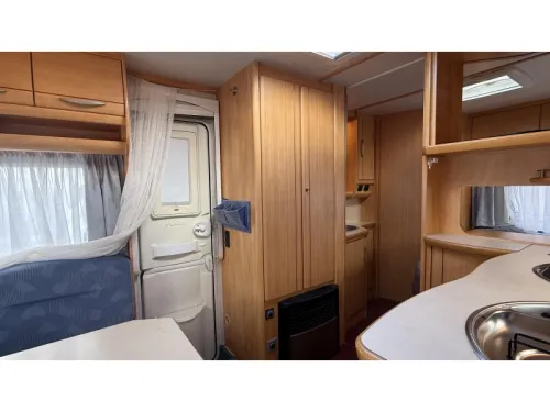 Fendt Saphir 470 TF franz&ouml;sisches Bett Rundsitzgruppe Toilette Foto: 9