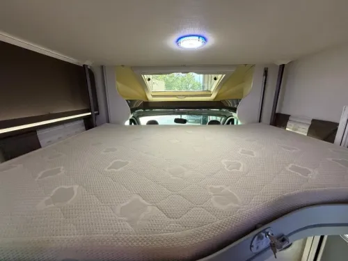 Chausson Welcome 728 EB French bed Pop-top roof 42000 km photo: 21