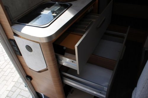Junger Knaus VanSation 650 Peugeot 2.2 l/ 165 PS mit nur 7.873 km Einzelbetten (45  Foto: 34