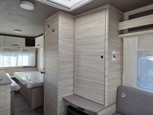 Dethleffs C'Joy 460 LE - Single beds - photo: 13