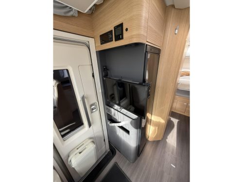 Adria Matrix Plus 670 SC Queensbed - AUTOMATIK Foto: 13
