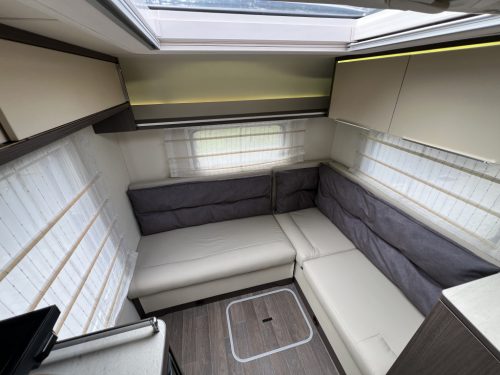 B&uuml;rstner Viseo I 700 2X DINETTE + HUBDACH EINZIGARTIGE AUFTEILUNG! Foto: 8