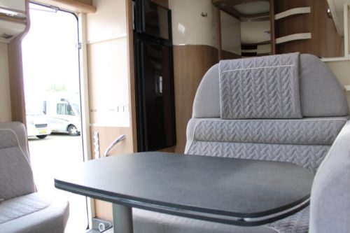 Robust AUTOMATIC 180 hp Malibu I 490 LE by Carthago lift and single length beds (124 photo: 28