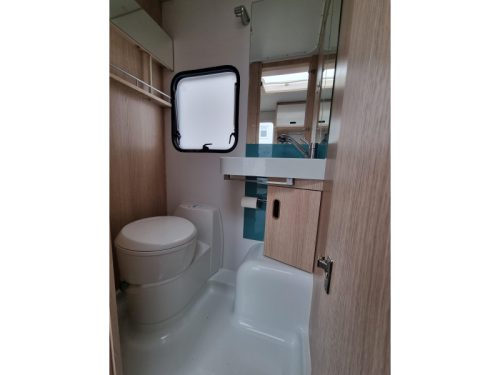 Adria Aviva 492 LU Mover and Unico awning photo: 17