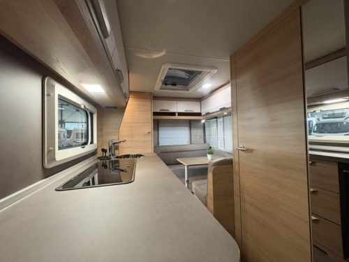 Knaus Sudwind 420 QD Querbett / Sitzgruppe Foto: 8
