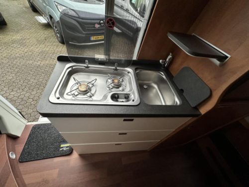 Malibu Van 640 LE SINGLE BEDS + TOW HITCH photo: 7