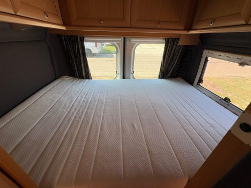 P&ouml;ssl 2win TJL,Fixed bed,Awning,120HP  photo: 16