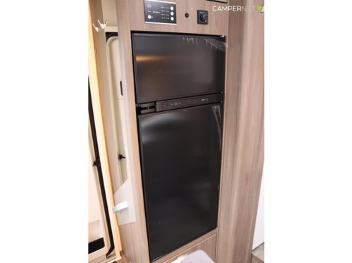 Carado T447 140hp Automatic | Pro+ Package | Pop-up bed | Single beds | Separate shower | Awning | New from stock available | photo: 15
