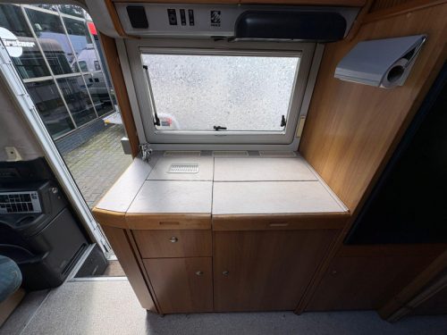 Knaus Travel-Liner 708 Festbett, Hubbett, 130 PS Foto: 11