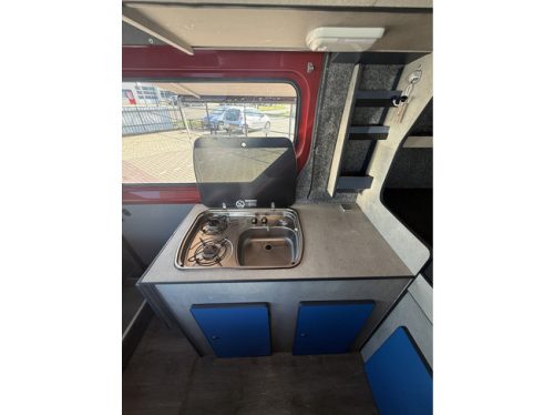 Renault Master automatic camper van very luxurious interior transverse bed air conditioning cruise control camera navigation awning solar panel maxxfan tow bar photo: 15