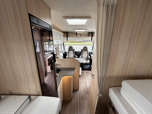 B&uuml;rstner Lyseo Time I 690 G Single beds/Automatic! photo: 8