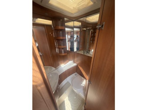 Hobby 455 UF Exellent in new condition Bovag inspected 2025 transverse bed mover truma bicycle rack 2x awning thule insect screen door photo: 13