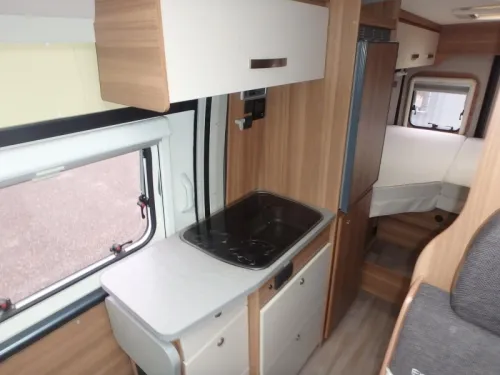 Weinsberg CaraBus 630 ME Edition Fire  foto: 17