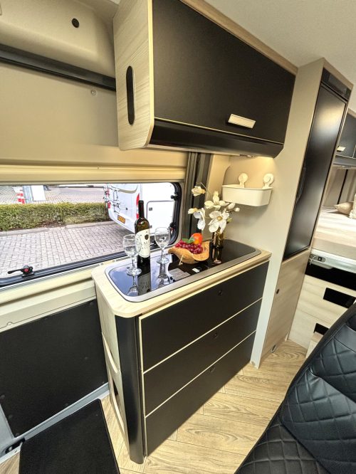 Chausson Sport Line 690 9-SPEED AUTOMATIC POP-TOP ROOF FIAT 8 180HP photo: 8
