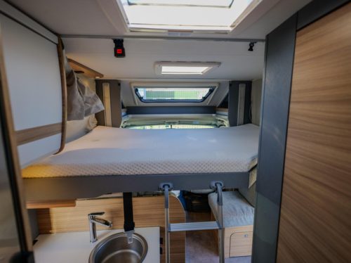 Dethleffs Just Camp 6812 EB LENGTEBEDDEN HEFBED! foto: 13