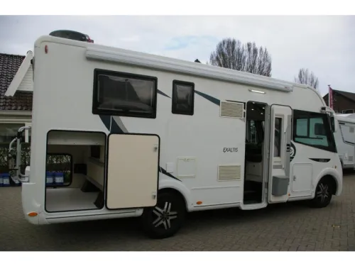 Chausson Exaltis 6028 EB Queensbed, Hubdach.  Foto: 4