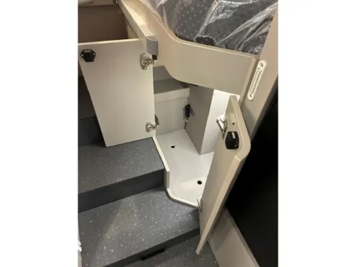 Adria Compact Supreme DL 2027 automaat  foto: 13