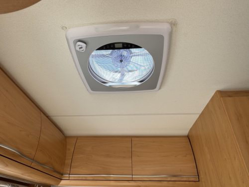 B&uuml;rstner Ventana 460 TS - Mover - Auvent  photo : 15