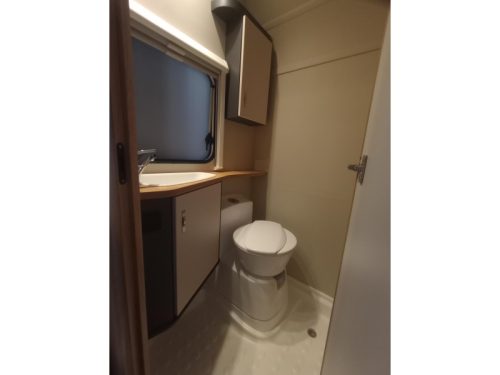 Knaus Sport 400 QD Thule Omnistor, Fu&szlig;bodenheizung Foto: 7