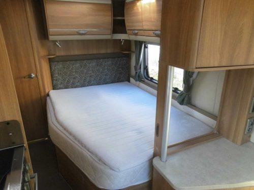 Swift Challenger 570 Satellite, awning and air conditioning photo: 4