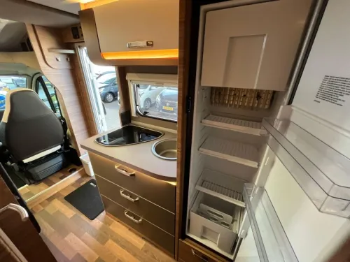 Weinsberg CaraCompact Pepper 600 MEG Single beds roof air conditioning photo: 7