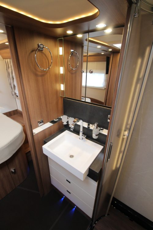Carthago Chic E-line i 64 XL Q photo: 14