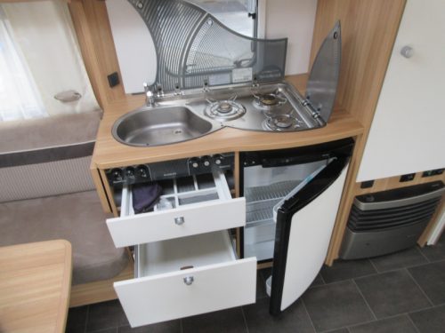 Dethleffs Camper 500 FR MIT RANGIERHILFE, KLIMAANLAGE, MARKISE Foto: 10