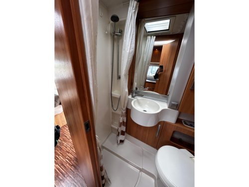 Hymer B614 CL Querbett/Hubbett/160PS Foto: 14