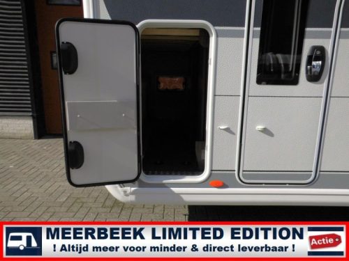 Hobby Excellent Edition 490 KMF 3694,=DISCOUNT MOVER+THULE photo: 2
