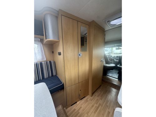Dethleffs Globebus 3 T Ger&auml;umige Rundsitzgruppe Foto: 18