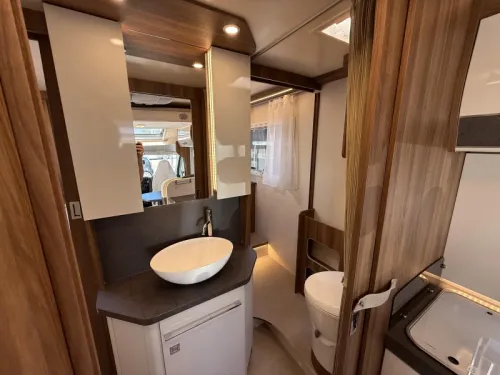 CI Magis 66 XT Queensbed 56000 km 2020  photo: 16