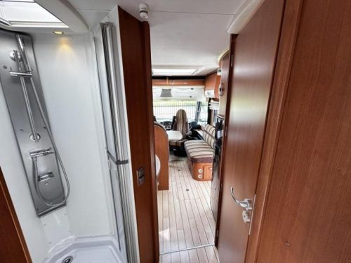 Pilote Explorateur G 741 Transverse bed/Pull-down bed/Alde/2012 photo: 8