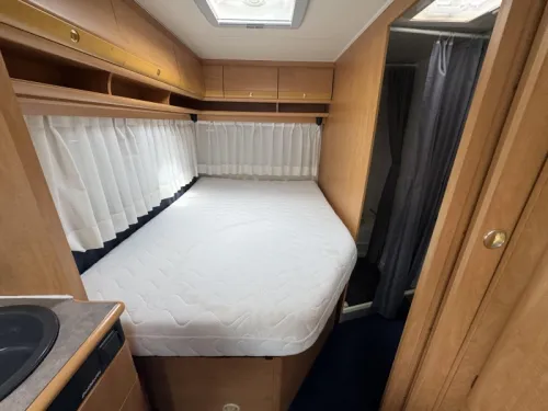 Dethleffs Globetrotter French bed Air conditioning dinette photo: 11