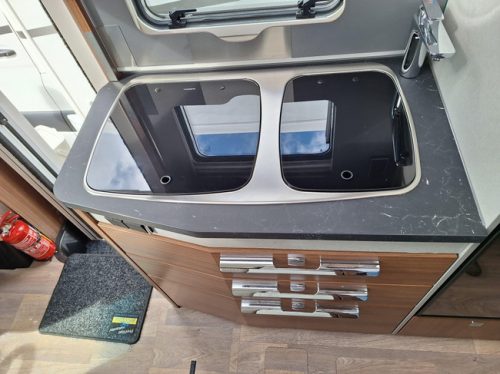 Hymer B-MC T 580 2 SINGLE BEDS-1ST OWNER photo: 8