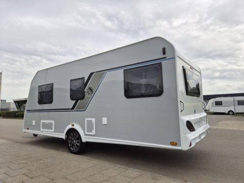 Knaus Sport Platinum 500 EU U-shaped dinette + single beds photo: 2