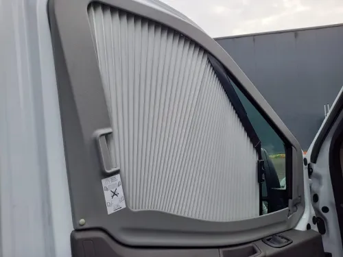 B&uuml;rstner Lineo 690 G - 155hp - Narrow camper photo: 10