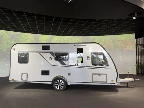 Knaus Sudwind Black Selection 500 QDK Etagenbett / Querbett Bild: 1