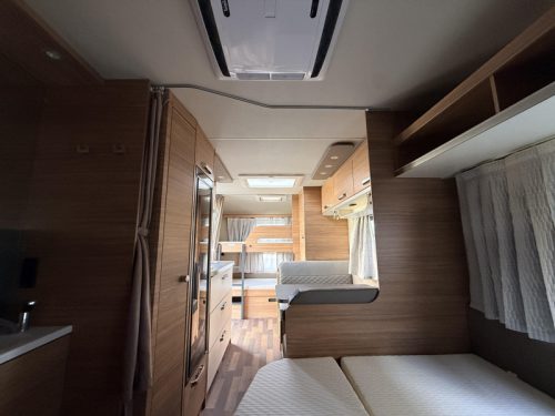 Weinsberg CaraOne Edition HOT 500 FDK Etagenbett/Klimaanlage/Rangierhilfe Foto: 16