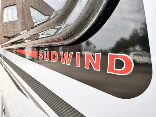 Knaus Sudwind Black Selection 460 EU Red Edition  photo: 1